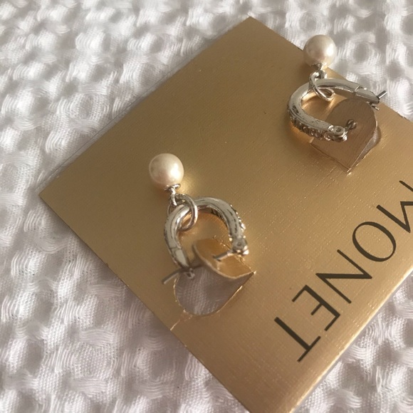 Hoop earring. - Picture 3 of 3